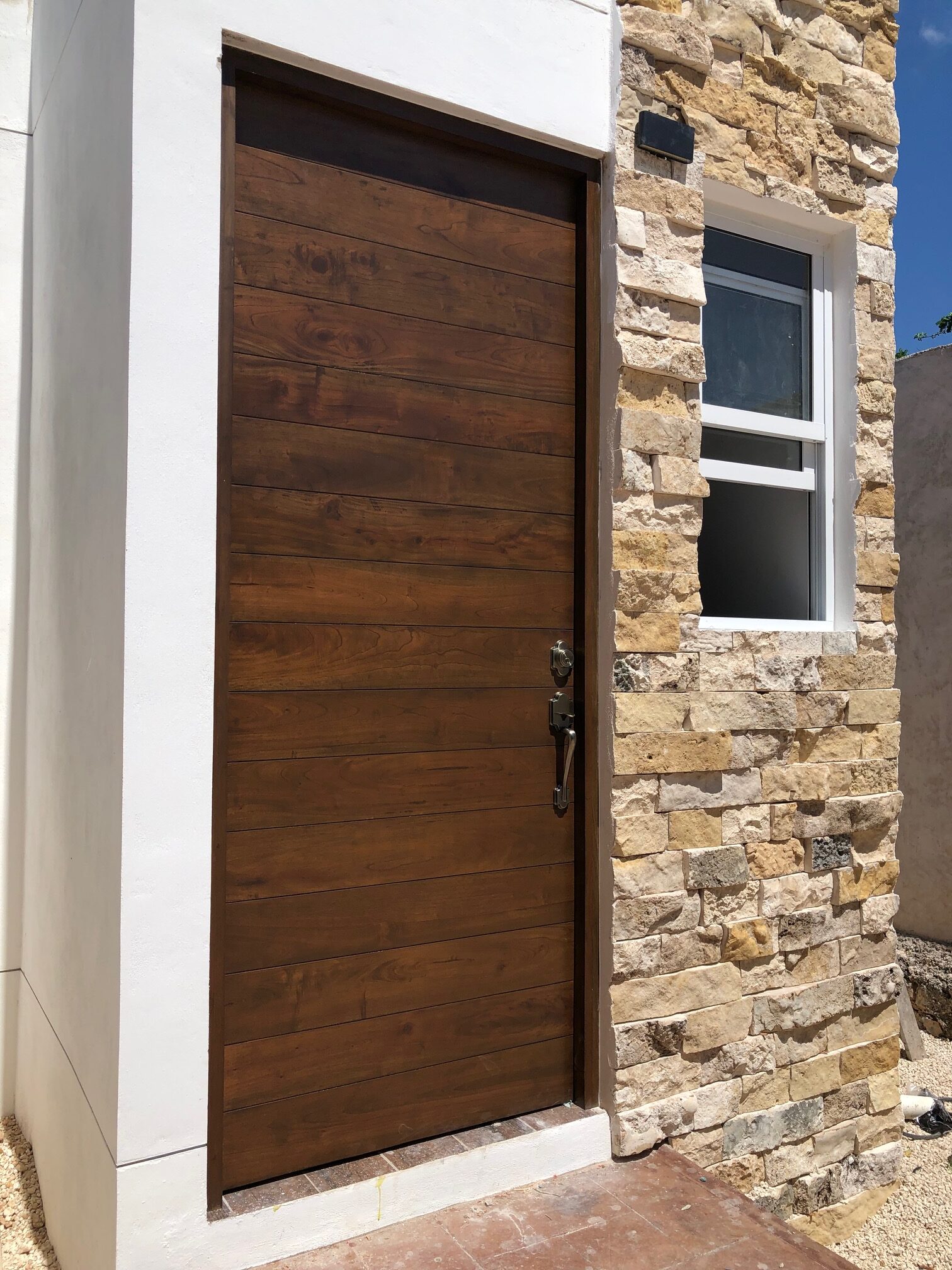 Servicios de puertas y proyectos de carpinteria (23)